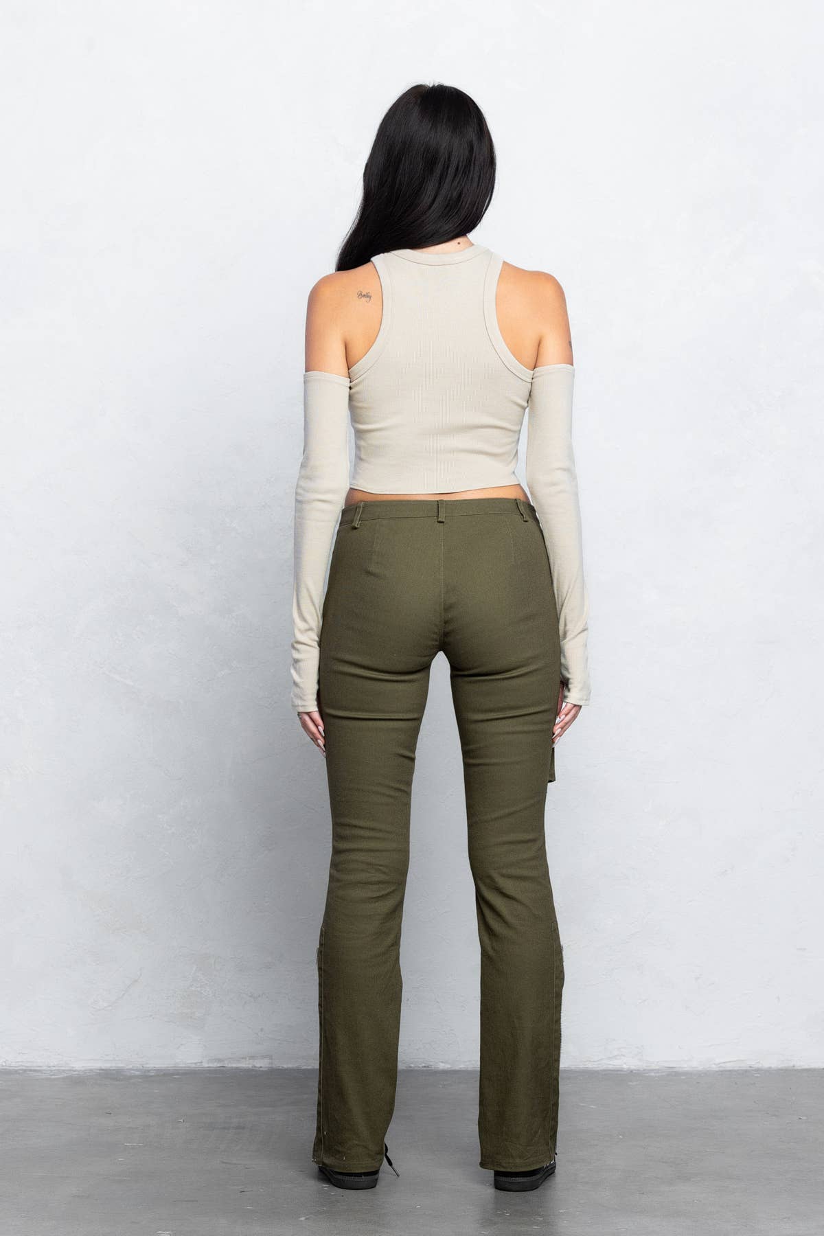 Ribbed buckle detail cami top w/ attached sleeves